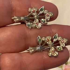Cora Mid Century Vintage signed screw-back floral rhinestone earrings